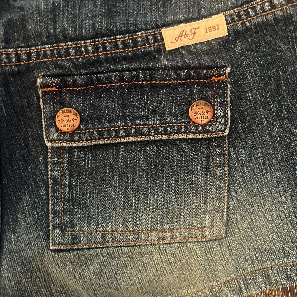 Abercrombie & Fitch Medium Wash Fade Denim Short Shorts Size 4 - Picture 5 of 7